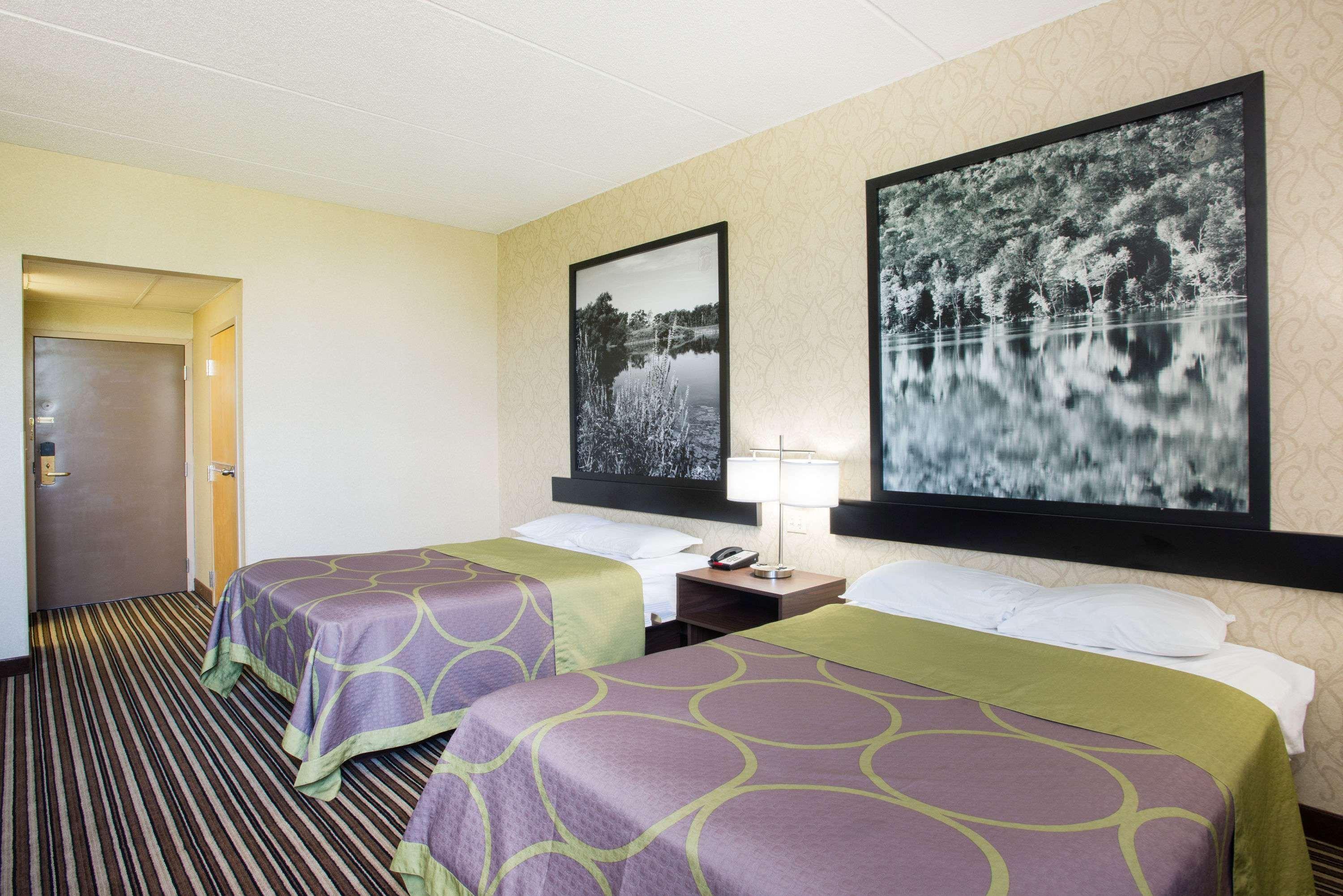 Super 8 By Wyndham Plattsburgh Hotel Ngoại thất bức ảnh