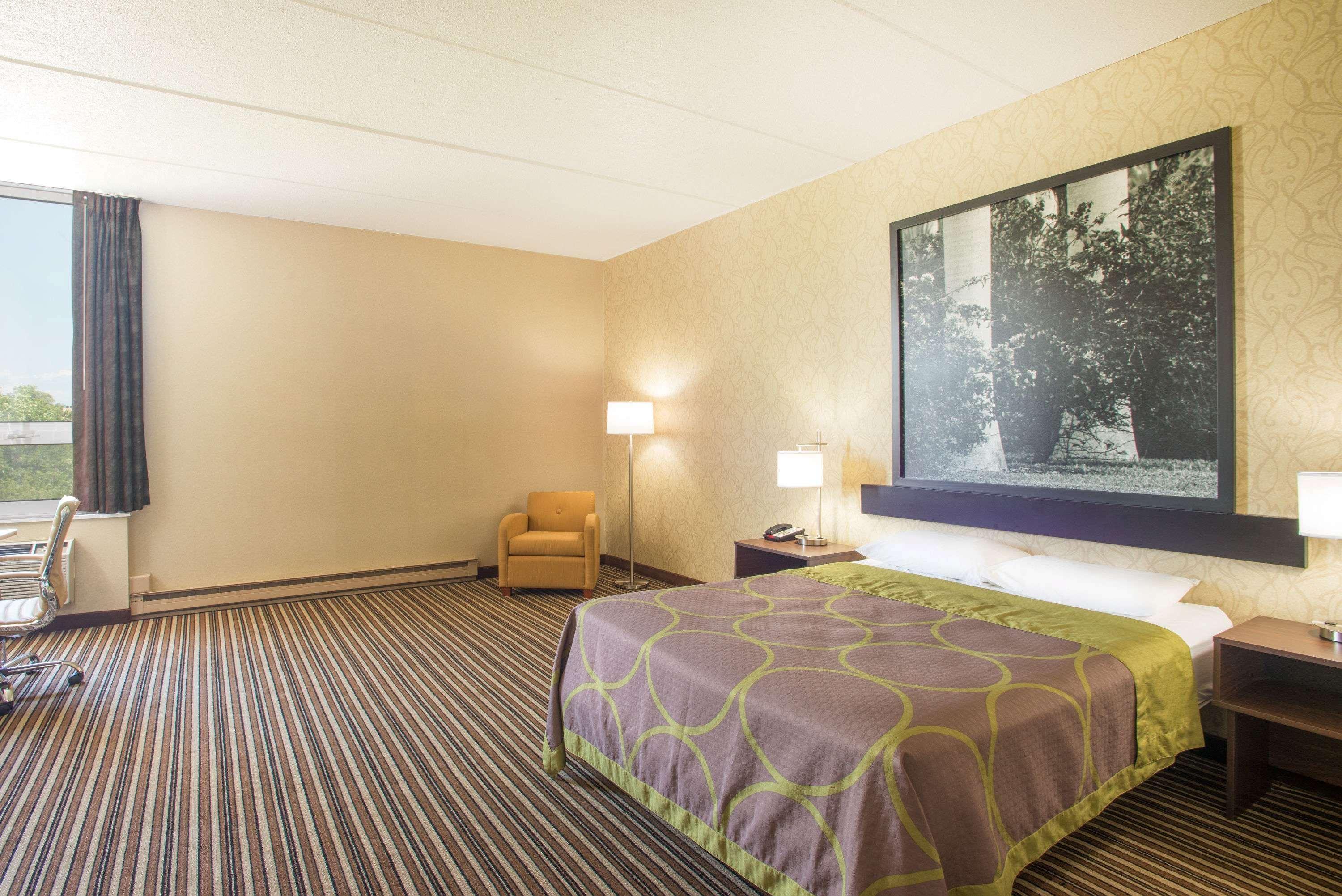 Super 8 By Wyndham Plattsburgh Hotel Ngoại thất bức ảnh