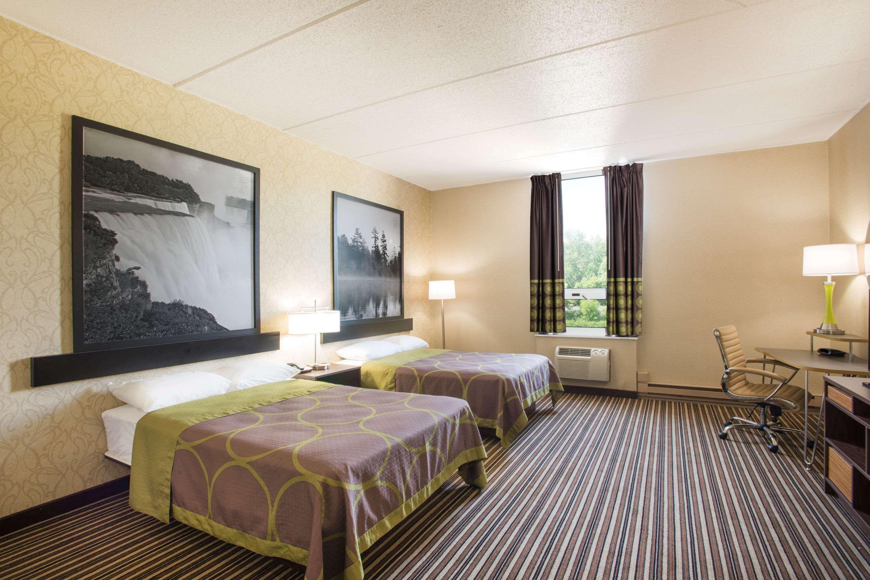 Super 8 By Wyndham Plattsburgh Hotel Ngoại thất bức ảnh