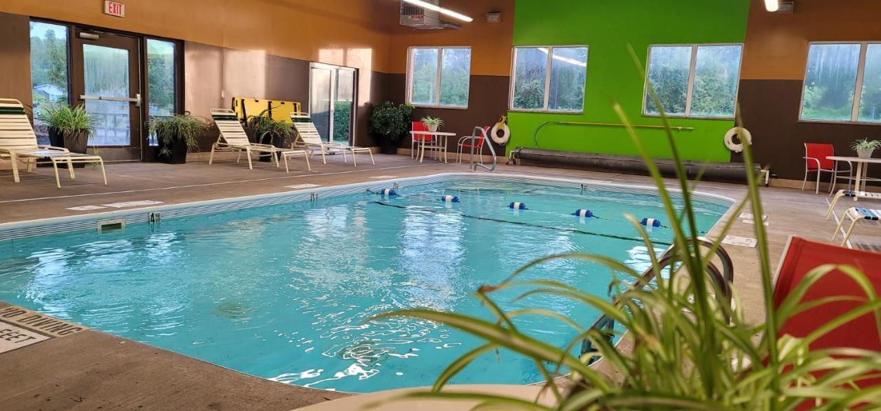 Super 8 By Wyndham Plattsburgh Hotel Ngoại thất bức ảnh