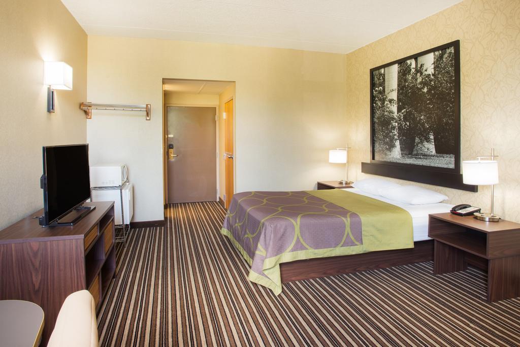 Super 8 By Wyndham Plattsburgh Hotel Ngoại thất bức ảnh