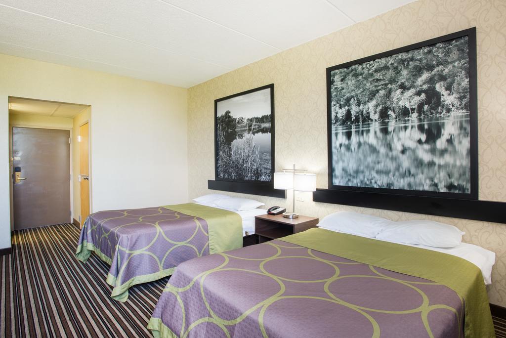 Super 8 By Wyndham Plattsburgh Hotel Ngoại thất bức ảnh