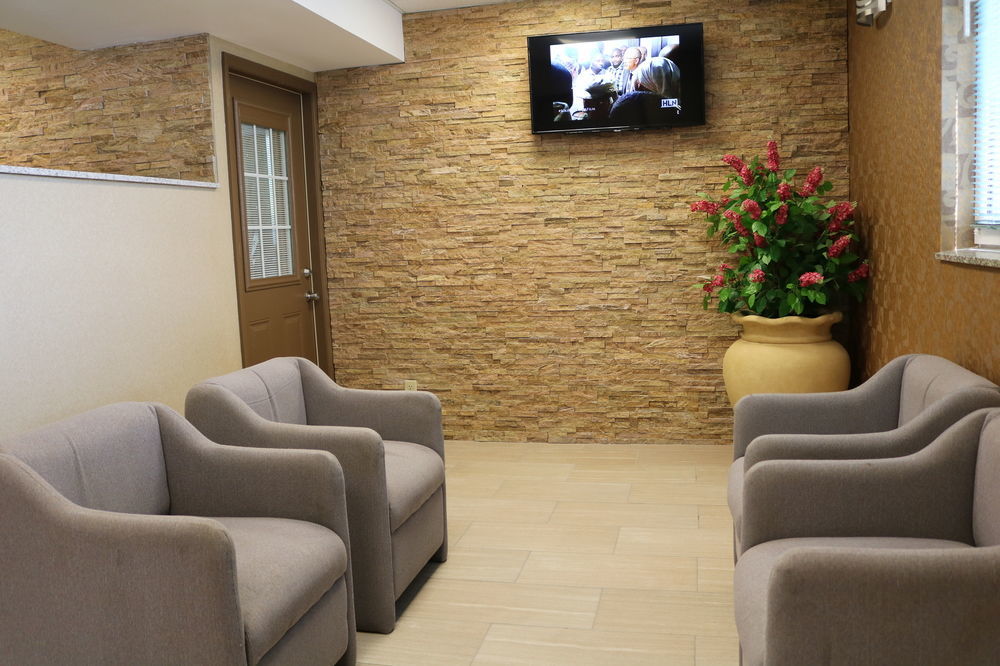 Super 8 By Wyndham Plattsburgh Hotel Ngoại thất bức ảnh