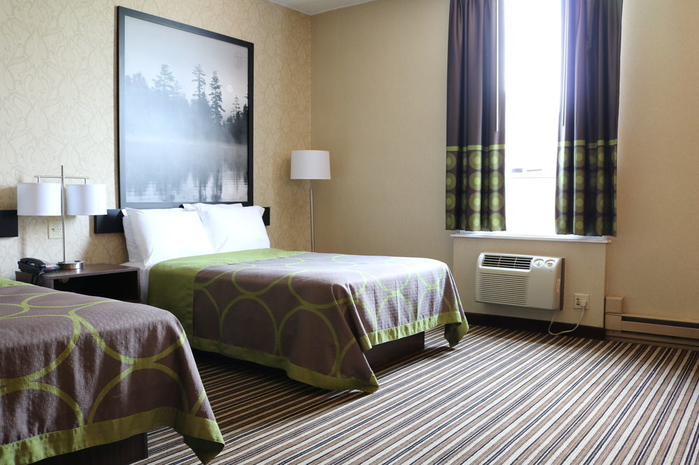 Super 8 By Wyndham Plattsburgh Hotel Ngoại thất bức ảnh